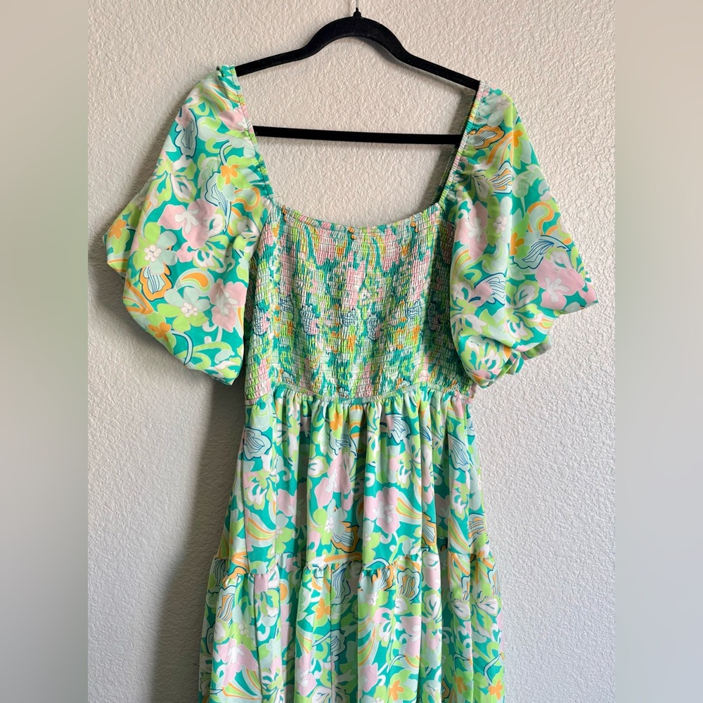 Green Floral Midi Dress with Puff Sleeves and Sweetheart Neckline - Picture 10 of 13